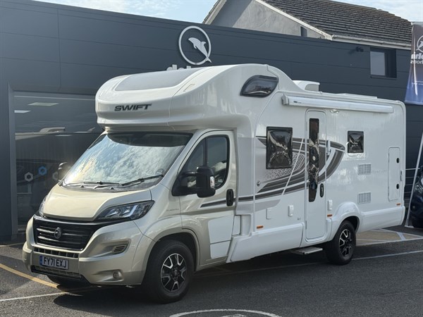 Swift Champagne Edge 466